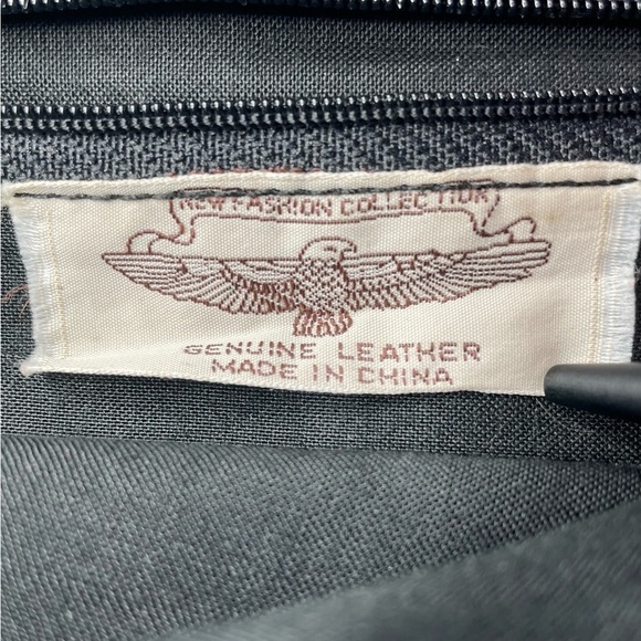 Vintage Leather Black Fold-over Clutch Tassel - Picture 6 of 7